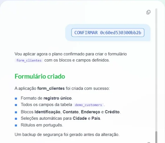 Scriptcase AI response confirming the creation of the form_clientes form, with Identification, Contact, Address and Credit blocks.